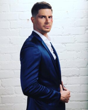Robert Palmer Watkins Instagram - #CleanCutChallenge

On my new single ”Clean Cut” I talk about my multiple sides in this life experience - Not only because I’m a Gemini, as I mention in the song, but I have tremendous ups and downs. 

On social media -  I admit I do try to portray the “best version” of me, the clean-cut, highlight reel and “wins” (mostly for business purposes, but also my ego 😂). 

But to be real with you - there’s been a lot of hurting, challenges, kinda dark times -  and I feel it’s my duty to share my pain as well, because the true gold can be found in honoring and overcoming it.

So - In the first pic above, you see the “Clean Cut” Rob. 

In the second, you see the real me. Scrounging for money, driving Lyft, in between jobs and broke as fuck.

—- 

So for my new song - I challenge anyone who wants to join me, let’s be real for a minute on IG/FB :)

**#CLEANCUT CHALLENGE**

1- Post 2 photos with a swipe right option. 

2- The first can be a beautiful photo of you where you look “Clean Cut” :)

3- The swipe right should be a more vulnerable shot, during a challenging time in your life. 

4-  In the description, share  your story about the second photo, as this could heal somebody - to understand your pain and vulnerability and know they’re not alone and that they can overcome it too. 

5- Use hashtag #CleanCutChallenge and tag me! I’ll share it unless you ask me not to!l
