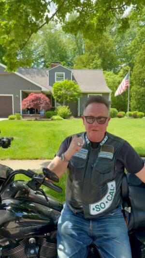 Robert Patrick Instagram - A little bit of my backstory and my brother Richard Patrick, who recorded a very famous song, in this house. 

#familyhistory #richardpatrick #filterband #heymanniceshot #didyouknowthat