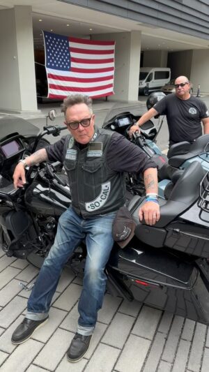 Robert Patrick Instagram - Not sure what day it is, for this ride but it has been amazing. To have you all with me on this journey… you have inspired me and fueled me. I feel truly honored and blessed. Let’s all take a moment and give thanks to our veterans and those we have lost most especially. 
Have a memorable Memorial Day🇺🇸

#RollingToRemember 

I will be posting more videos on my journey home. If you have questions you would like answered, send them to me in the comments below please. 
#RideForAmerica 

#rtr2024 #rollingthunder #memorialday #harleydavidson #roadglidelimited #mototrip #bfmc #boozefightersmc