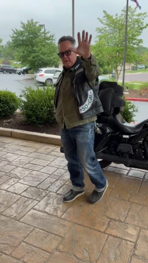 Robert Patrick Instagram - Day 5! Headed thru Indiana and into Ohio. Some of my favorite places. 
Such a beautiful country we live in🇺🇸 

#RollingToRemember #rtr 

#RTR2024 #harleydavidson #roadglidelimited #roadglide #mototrip #amvets