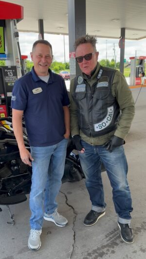 Robert Patrick Instagram - Hey Mom, I have a question for ya…. 

 #heymom #whatthe #hahaha #mototrip