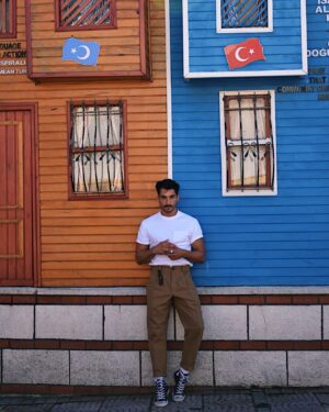 Robert Roldan Instagram - 📍 a backstreet in 🇹🇷. 👋🏽👨🏽‍🦰 (don’t know how to change the hair color of the emoji..so 🤷🏽‍♂️lol)