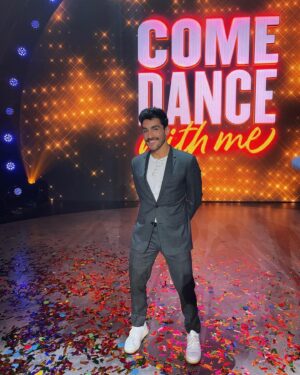 Robert Roldan Instagram - It’s been a minute 😅 but, mark your calendars for April 15th. Only days away!! A brand new TV show that I was so fortunate to be a choreographer on throughout the entire season, along side some incredible creators. Watch the past and future generation dance their hearts out and transform into incredible dancers. COME DANCE WITH ME! 🕺 #cdwm