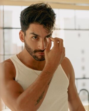Robert Roldan Instagram - Thank you for asking me to shoot @shawnmchavez you are a wonderful artist and it was a pleasure to create with you. @mister