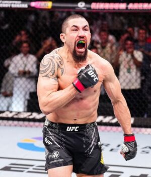 Robert Whittaker Instagram - Anyone Anywhere Anytime 

Thank you Saudi Arabia for having me 🙏🏽💪🏽