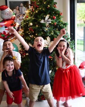 Robert Whittaker Instagram - Merry Christmas everyone and have a great holiday period ! Let’s rip in next year 👊🏽