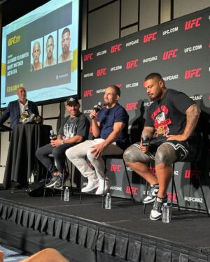 Robert Whittaker Instagram - Official presser done. Thanks to all the supporters that came down 👊🏽

#ufc298