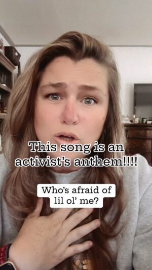 Roberta Blevins Instagram - Who’s afraid of lil ol me? YOU SHOULD BE.

#antimlm #antimlmadvocate #antimlmactivist #consumerprotection
