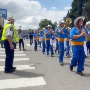 Roberta Blevins Instagram - Lakeside Rodeo Days Parade! Abbey was invited to perform with the Advanced Marching Band! She’s in beginning band and started learning the alto sax in September!

She worked sooooo hard on this and I am BEYOND PROUD of her for putting herself out there and trying something new and challenging. She LOVED it.

There is a reason our band has won Best Marching Band several times 🤩

Thank you all for being Abbey’s secret cheering section all these years. It’s means so much to us. 🥰

#marchingband #altosax #lakesiderodeo