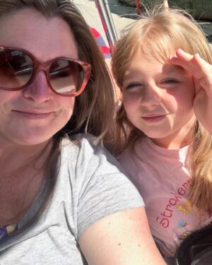 Roberta Blevins Instagram - A trip to @unistudios for Spring Break. I haven’t been since 1994. Nice upgrades. ⭐️ 🍄 🧱 🌱

#universalstudios #springbreak #momlife