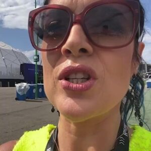Roberta Medina Instagram - Abertura @thetownfestival 2o dia! Que seja um dia muito feliz! ❤️ São Pedro, não precisa mandar tanta água 🥴😁
