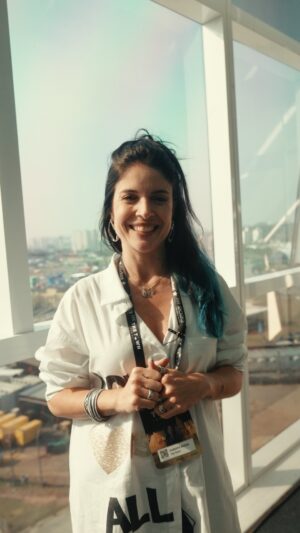 Roberta Medina Instagram - A pergunta é: quando foi a última vez que fizeste algo pela primeira vez? 🪩🔥🇧🇷 

Por aqui, a equipa está a fervilhar de emoção, as portas da Cidade da Música, em São Paulo, vão abrir este sábado pela primeira vez na história! 🥳 Vamos mostrar tudo por aqui!

#TheTown #TheTown2023 #SaoPaulo #TheTownFestival #Brasil #RockWorld #RockinRio #RockinRioLisboa