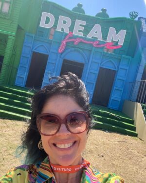 Roberta Medina Instagram - 1 semana para abrir portas da nossa Cidade do Rock em Lisboa! Está linda e cheia de amor e energia para dar! Vem! 🥰🤩❤️ @rockinriolisboa