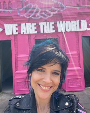 Roberta Medina Instagram - Faltam 17 dias para Finalmente abrirmos as portas da nossa Cidade do Rock! 🥰❤️☀️ Cada dia é um privilégio 🙏 Q os 4 dias de Rock in Rio em Lisboa (e os 7 no Rio) alimentem de boas energias e esperança todos os corações que passem por aqui! 🥰🤩❤️