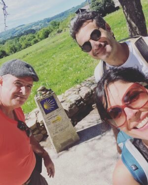Roberta Medina Instagram - Família! Nada mais importante 🥰 E os que não estão nas fotos estão na alma ❤️ Caminho de Santiago com mommy e manos ❤️