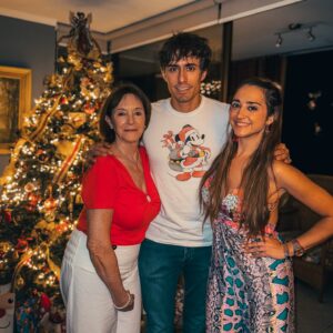 Roberto Cox Instagram - 🎅🏽 La familia reunida.
🎄 ¡Feliz Navidad a todos!