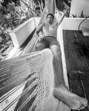 Roberto Cox Instagram - 🏝️ Vacaciones mode on.
🚫 No molestar.
