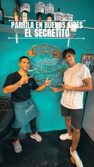 Roberto Cox Instagram - 🇦🇷 UN IMPERDIBLE EN BUENOS AIRES
🥩 Si viajan a la capital argentina visiten @parrisecretito, una parrilla de barrio al nivel de los más prestigiosos restaurantes de la ciudad.
👉 Ojo que las porciones son enormes. Nosotros éramos dos, pedimos medias porciones y sobró comida.
💵 Pueden pagar con dólares en efectivo y hacen un muy buen cambio. 
🔥 En serio vayan… Créanme. ¡No se van a arrepentir!