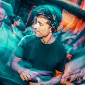 Roberto Cox Instagram - 🎧 ¡NUEVAS FECHAS!
📌 Vie 23/02 - Viña del Mar en @the.office.cl 
📌 Sab 24/02 - Maitencillo - Evento privado
📌 Dom 25/02 - Santiago en @opensunsetcl 
📌 Sab 09/03 - Concepción en @privilege.cl 
📌 Sab 16/03 - Melipilla en @miniroom.cl 
👀 Pronto más novedades.