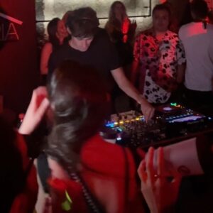 Roberto Cox Instagram - 🎧 ¡NUEVAS FECHAS!
📌 Vie 23/02 - Viña del Mar en @the.office.cl 
📌 Sab 24/02 - Maitencillo - Evento privado
📌 Dom 25/02 - Santiago en @opensunsetcl 
📌 Sab 09/03 - Concepción en @privilege.cl 
📌 Sab 16/03 - Melipilla en @miniroom.cl 
👀 Pronto más novedades.