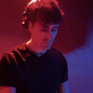 Roberto Cox Instagram - 🎧 Aprendiendo de a poco en cada presentación….
📸 Les comparto unos vídeos de lo que fue la presentación de este finde en Maitencillo. ¡La pasé increíble!
🤓 A seguir estudiando y ensayando para mejorar.
🗓️ Pronto más fechas…