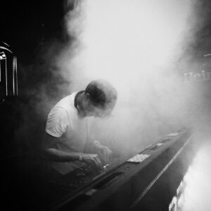 Roberto Cox Instagram - 🎧 NUEVAS FECHAS
📍19/01 Antofagasta - Aniversario @alcatrazconceptbar
📍19/01 Antofagasta - Fiesta @ovonightclubantofagasta 
📍26/01 Maitencillo - Fiesta @k_i_l_o_m_b_o 
📍03/02 Maitencillo - Sunset @cerveza_corona en @jerobistro.cl 
🙌 Pronto más fechas. ¡Atentos!