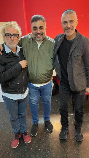Roberto Moldavsky Instagram - Espectacular Shabat!! Con dos grandes. @mexurtizberea y @leosbaraglia
