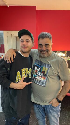 Roberto Moldavsky Instagram - Último Shabat del año! Shana tova amiguis!!
Hoy con el gran @ferdente gracias por venir GENIO!!