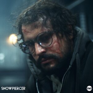 Roberto Urbina Instagram - Javi, redefining sexy, on #Snowpiercer idon’trememberhowmany cars long. Catch him on a new episode tonight on @tntdrama #snowpiercertnt 🚊❄️