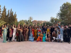 Roberto Urbina Instagram - Una celebración del amor que nos llevó a lugares surreales. #freshfreshmarrakech 🌵🐪🏜️

A celebration of love that took us to surreal places. 🚀