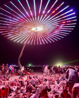 Roberto Urbina Instagram - Burning Man 2022 🔥❤️‍🔥)’( ❤️‍🔥🔥 No hay mucho más por decir de este lugar que no se haya dicho. Gracias a toda mi familia de @tierra.bomba por esta experiencia mágica! 💫Especialmente a @mariqpinto y @rinconnegrita por su esmero, pero sobretodo, por la amistad tan linda que nos une y la comunidad que han construido. Solo amor incondicional y gratitud para esta familia  excepcional. ♥️❤️‍🔥🔥 Algo muy especial para mi fue poder haber tocado por primera vez en este lugar tan cercano a mi corazón! 🎶💃🏼🕺🏽

Not much to add to what already has been said about Burning Man. Gratitude and love for each and everyone that made this year so special.  #burningman