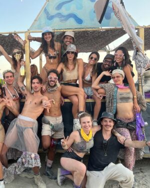 Roberto Urbina Instagram - Burning Man 2022 🔥❤️‍🔥)’( ❤️‍🔥🔥 No hay mucho más por decir de este lugar que no se haya dicho. Gracias a toda mi familia de @tierra.bomba por esta experiencia mágica! 💫Especialmente a @mariqpinto y @rinconnegrita por su esmero, pero sobretodo, por la amistad tan linda que nos une y la comunidad que han construido. Solo amor incondicional y gratitud para esta familia  excepcional. ♥️❤️‍🔥🔥 Algo muy especial para mi fue poder haber tocado por primera vez en este lugar tan cercano a mi corazón! 🎶💃🏼🕺🏽

Not much to add to what already has been said about Burning Man. Gratitude and love for each and everyone that made this year so special.  #burningman