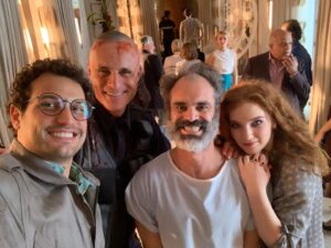 Roberto Urbina Instagram - Algunos momentos detrás de cámaras grabando #Snowpiercer 🚊 ❄️ Some BTS moments with these guys! ❤️ @snowpiercertv @tntdrama