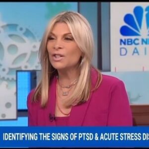 Robi Ludwig Instagram - Today @nbcnewsnow mental health check segment, @morgankradford and i discuss a sobering statistic. New research shows a troubling increase in PTSD among college students.
We talking about some of the reasons for this and what kids, schools and parents can do about this.

#collegestudents #ptsd #psychiatry #mentalhealth #drrobiludwig #pandemic