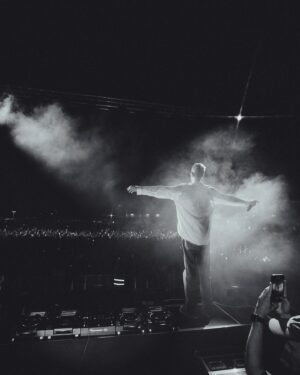 Robin Schulz Instagram - Nothing but the good vibes 🇮🇹 @horizon_lakegardafestival