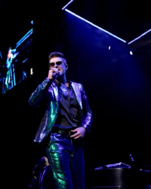 Robin Thicke Instagram - Barclays Center was Magic last night! Who’s watching the @superbowlsoulful Celebration with me tonight?