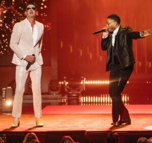 Robin Thicke Instagram - Excited for y’all to see this performance with @nelly celebrating @kevinhart4real. Watch the premiere on @netflix tomorrow! #marktwainprize