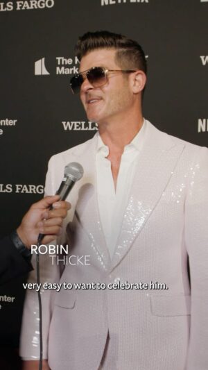 Robin Thicke Instagram - “He’s not only broken comedy records, but he’s unstoppable. And what he does in the community is equally as important.” –Robin Thicke

This weekend, comedy and pop culture icons come together to celebrate Kevin Hart as the 25th #MarkTwainPrize Recipient on May 11 at 10p EDT (7p PDT), only on @Netflix.

Set your Netflix reminder at the #LinkInBio
