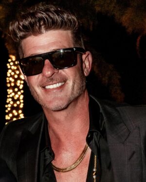 Robin Thicke Instagram - Happy birthday pic to me! Life is good. I love you all. ❤️🍾😎