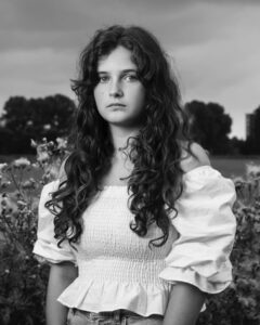 Actress Robin de Puy HD Instagram Photos and Wallpapers July 2024
