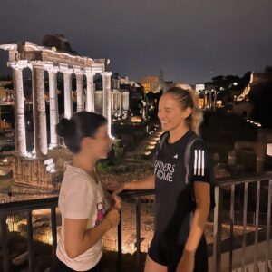 Rocío Hernández Instagram - El mejor tour gastronomico de tu vida, Roma con Lula y Tom 🍝😍