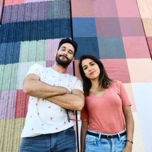 Rocío Vidal Instagram - Tus papis van a tener un cara a cara interesante la próxima semana 🔥

Se ha hablado mucho de debate, pero nunca fue la intención presentarlo como tal. Encuentro, cara a cara, llamadlo como queráis, la cuestión es confrontar dos formas muy distintas de ver el mundo.
Si acepté, aparte de para no dejar a mi querido Javi solo, fue por dos motivos: Primero, siempre me tengo que sentar a hablar con alguien a quien le he dedicado una investigación si esa persona está dispuesta, e intercambiar pareceres, es una cuestión de principios y de mi modo de ver la vida; segundo, está muy bien escuchar historias increíbles, pero habrá también que confrontarlas con la evidencia, ¿No? 
Pues eso, que nos vemos en The Wild Project, que todos los comentarios y críticas constructivas son más que bienvenidos, y los ánimos también lo son.
Estaremos dándolo todo, aportando lo que mejor tenemos cada uno: raciocinio (Javi) y garras (yo) 🧠😼