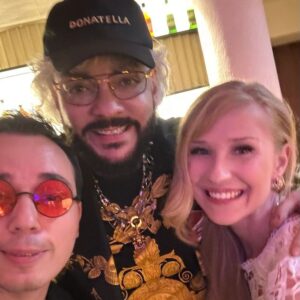 Rodion Gazmanov Instagram - Как думаете, в этот раз я стою на табуретке или на полу? 🙂
@fkirkorov