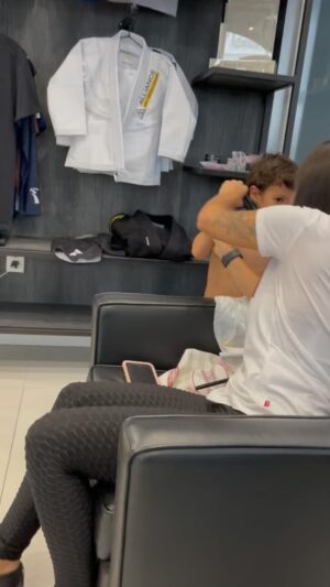 Rodolfo Vieira Instagram - Vê se eu posso com uma coisa dessas? Vou acabar tendo que trocar de padrinho! 😒😤🤨 @bmalfacine @ben.icioo #CreonteFilhote