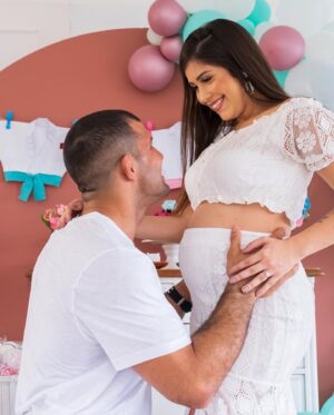 Rodolfo Vieira Instagram - Hoje é seu aniversário, e eu só quero agradecer a Deus por ter colocado você na minha vida, obrigado por ser tão maravilhosa pra mim e pro nosso filhote, na verdade para todos que estão a sua volta e que tem a sorte de te conhecer e ter sua amizade! Você é muito especial e faz eu me sentir especial também..Eu te amo, Ju!  @maarquesjuliana #JujuFaz29