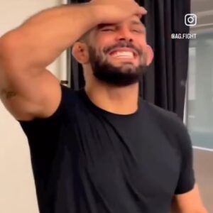 Rodolfo Vieira Instagram - Muito grato à Deus pela oportunidade de ganhar meu segundo bônus de perfomance da noite no maior evento do mundo. Pra quem não viu , essa foi a minha reação ao ficar sabendo que eu tinha ganhado🙏🏼🙌🏼 Ainda tive a oportunidade de conhecer esse fera do Caio, que moleque maneiro e humilde!