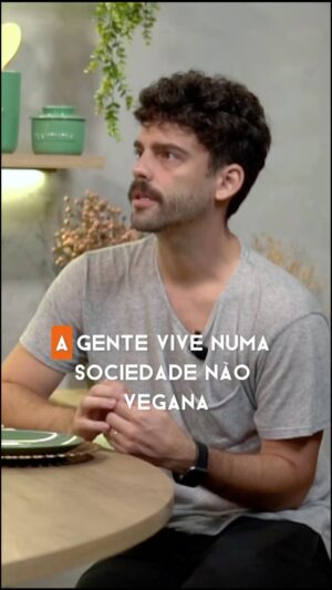 Rodrigo Dorado Instagram - Nós vivemos numa sociedade não vegana, e o que você tem feito para manter seu propósito? 

Esse trecho da conversa que tive com o @rodrigodorado no @podjuntapanela me deixou reflexiva, afinal o que tenho feito para manter meu propósito vivo? 

O veganismo não é apenas uma causa, um estilo… mas deve ser o nosso propósito. Compartilha nos comentários alguma dica de como você mantém seu propósito vivo?