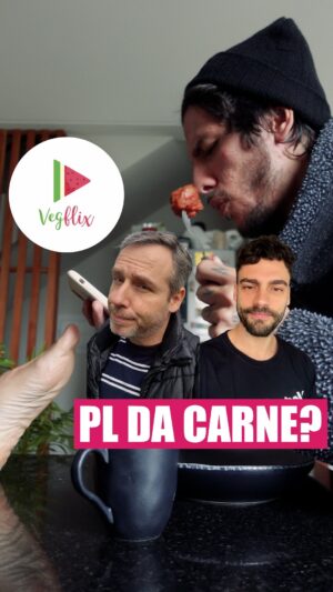 Rodrigo Dorado Instagram - PL da Carne…

Como a pecuária cresce tanto? Através de subsídios, isenções, empréstimos, investimentos, créditos facilitados, multas perdoadas e minando a concorrência de todos jeitos possíveis!

Conforme o modelo alimentar vegetal cresce e provoca o setor pecuarista dominante, a reação vem de todas as formas, até apelando à legislação! 

A insegurança alimentar, o nutricídio, a dependência farmacológica, são todos projetos! 

Enquanto não houver representantes significativos realmente comprometidos com a proteção da vida em posição de tomada de decisões, toda vida está ameaçada, de todas as espécies. 

E para se ter políticas públicas, o público precisa fazer política! Se engaje, faça sua parte e faça a diferença! Promova a alimentação vegana e apoie iniciativas que proteja os animais!