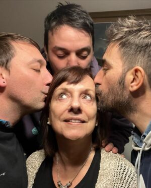 Rodrigo Gallina Instagram - Celebrando el día de mi mamii ❤️ Falto el cuarto hermano @franjaviles 🫶 Te amamos mami 🥰