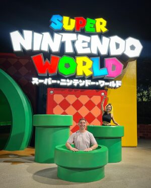 Rodrigo Gallina Instagram - Ahora nosotros saltamos de callampa en callampa 🥸 SUPER NINTENDO WOOORLD!! ❤️